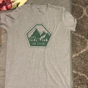 GoodFellow and Co. Large Size Gray T-Shirt *Classic Fit Style* tshirt “Go Forth”